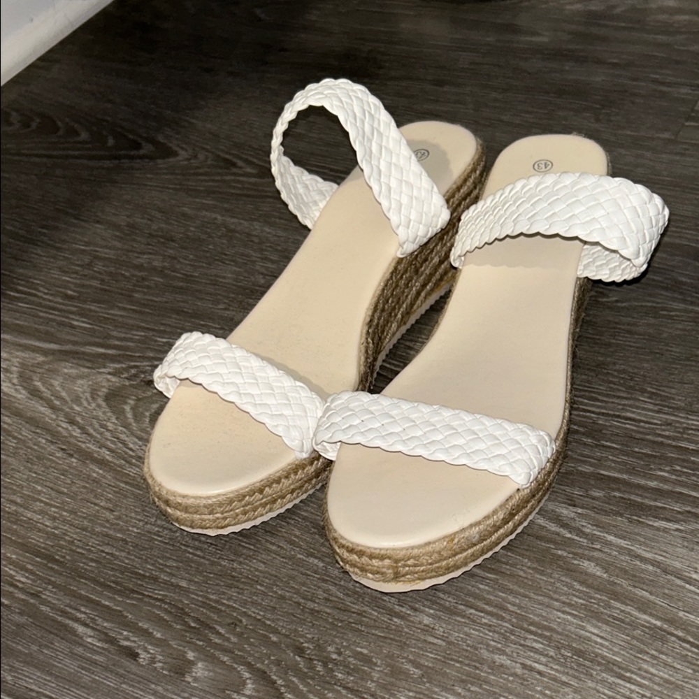 🆕 SHEIN Elegant White Woven Women's Sandals - Picture 2 of 5